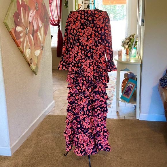 Ladies Floral 2piece Outfit - Picture 2 of 6